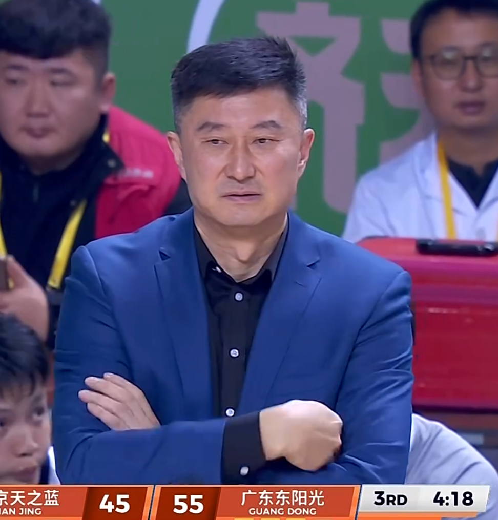 华体会官方入口-宏远早报！杜锋深夜发声，徐杰将前往美国特训，朱芳雨开始干活